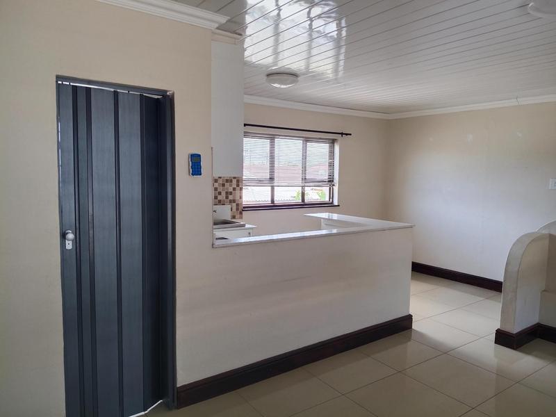 1 Bedroom Property for Sale in Goodwood Central Western Cape